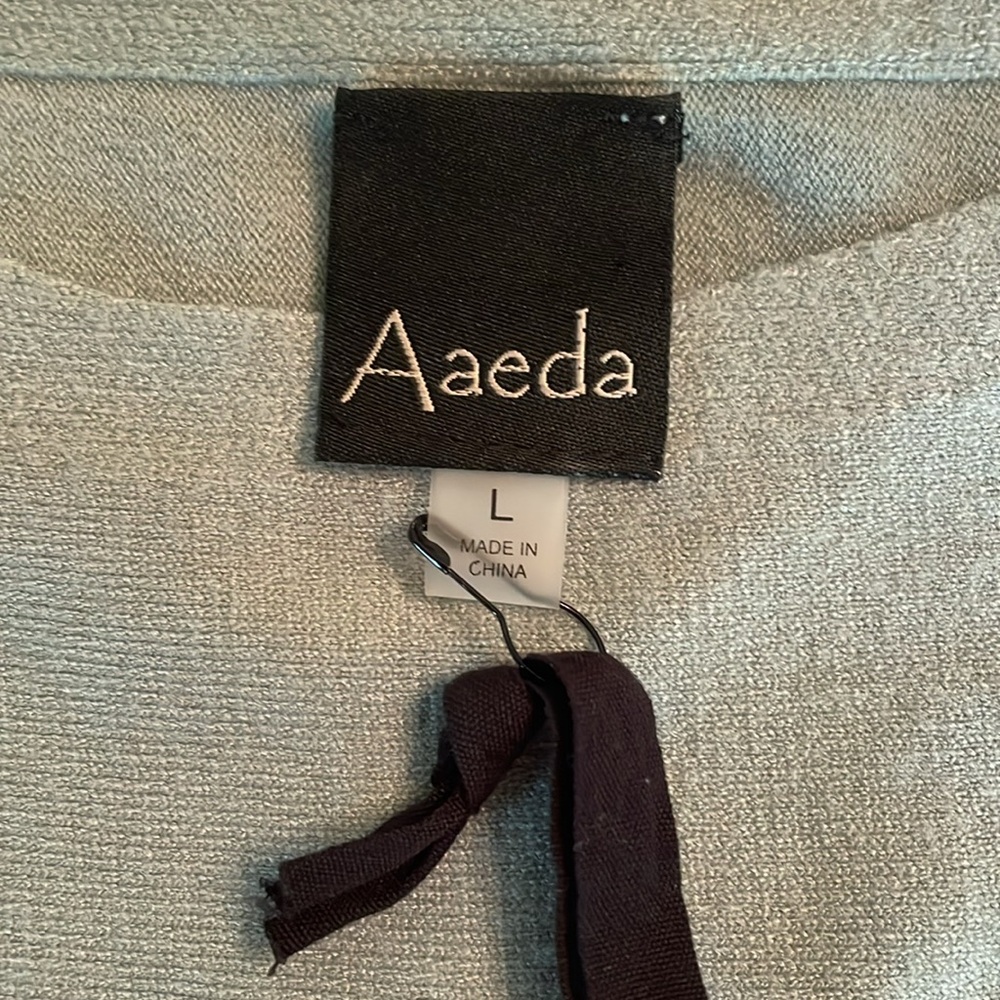 Aedan Sweater Sleeveless Seafoam White Flowers Sweater - Picture 3 of 11